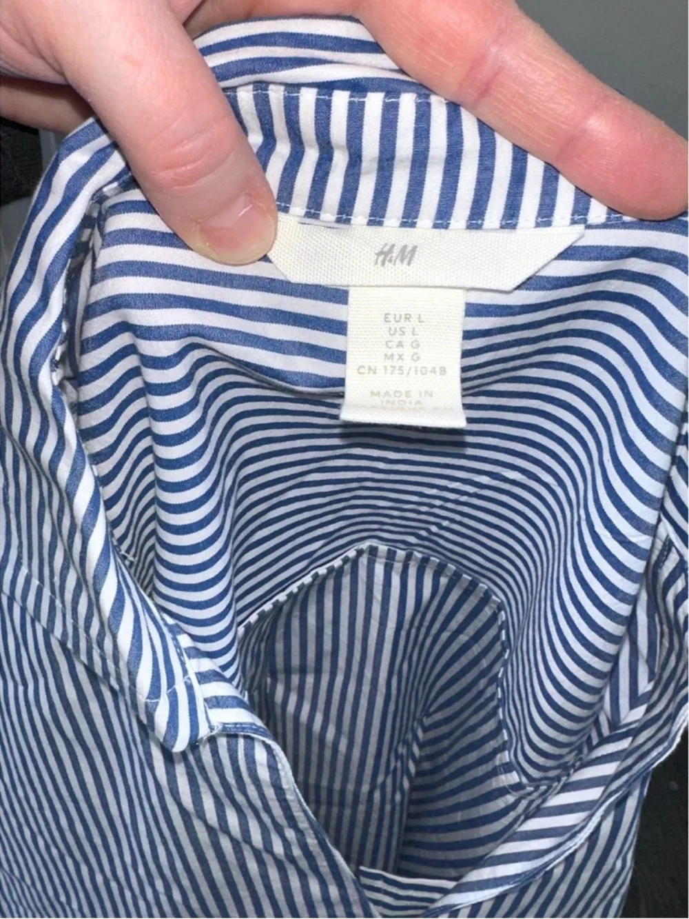 H&M Blue & White striped PULLOVER SHIRT, size Large Excellent Condition - Picture 4 of 5